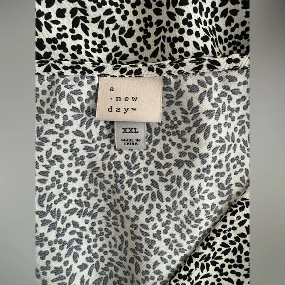 A New Day Women's Blouse - Picture 2 of 3